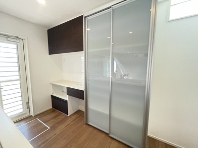 【キッチン】 | 沖田町　エクリュ　④号棟 | 備付食器棚