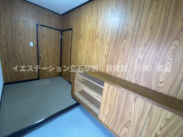 佐藤マンションの玄関