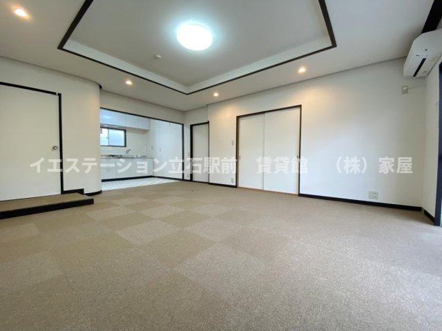 佐藤マンションの居間・リビング