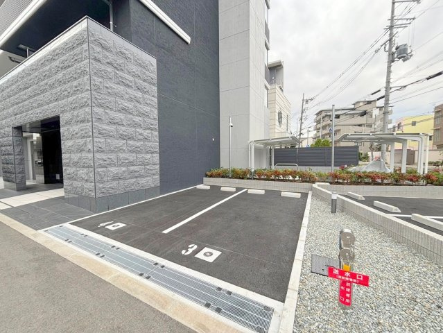 S-RESIDENCE東三国amanteの駐車場
