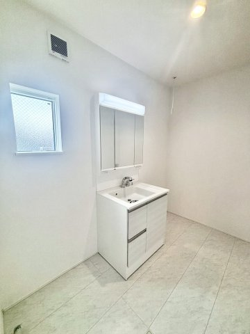 リナージュ碧南市錦町4丁目24-1期　全3棟　新築戸建の独立洗面台
