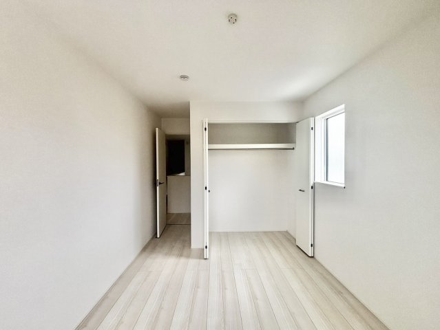 リナージュ碧南市錦町4丁目24-1期　全3棟　新築戸建の洋室