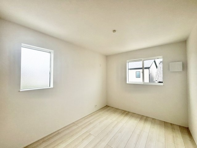 リナージュ碧南市錦町4丁目24-1期　全3棟　新築戸建の洋室
