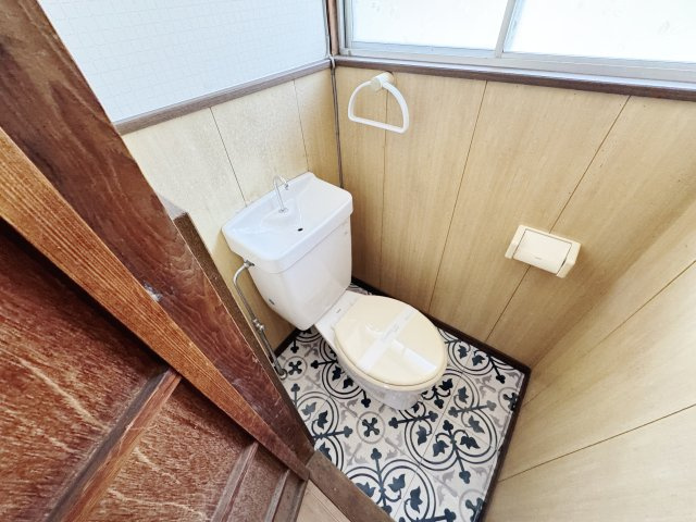 安芸郡海田町畝１丁目の一戸建てのトイレ