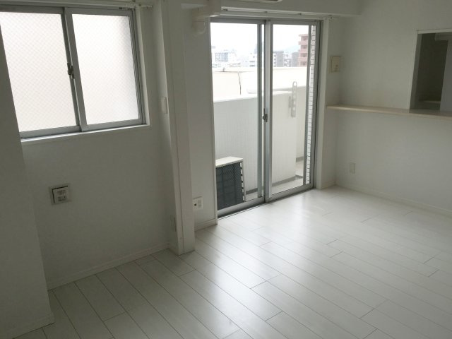 【バルコニー】 | エンクレスト平尾Ⅱ | 別号室の写真になります。現況優先。