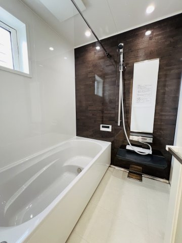 Kamakura Modern – 和を継ぐ邸の浴室