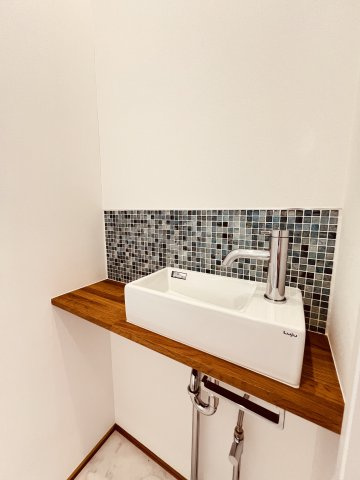 Kamakura Modern – 和を継ぐ邸のキッチン