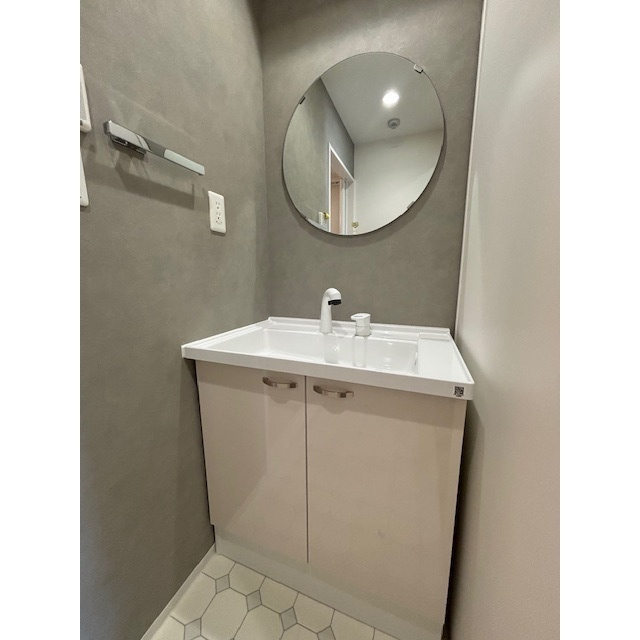 ブロード東灘深江駅前レジデンスの洗面所|独立洗面台