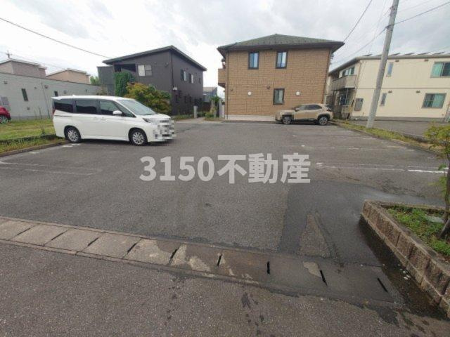 フラフィールドの駐車場