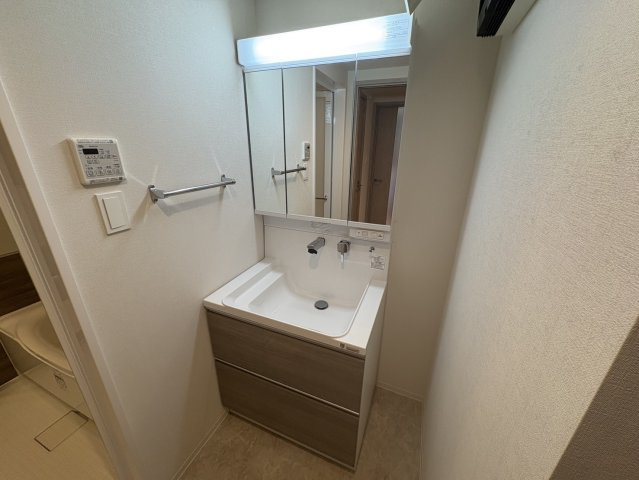 ILLUMINA TERRACE MIYAKUBOの独立洗面台