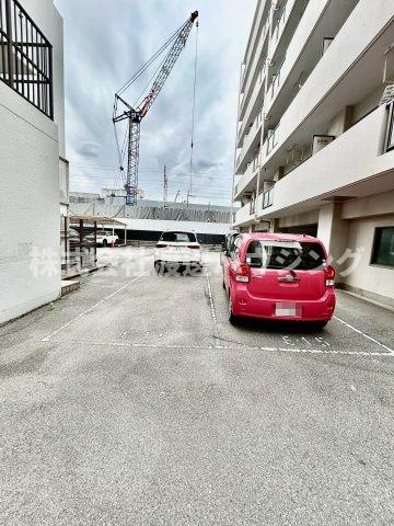 桑原ハイツの駐車場