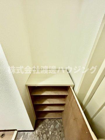 桑原ハイツの収納|下駄箱付き