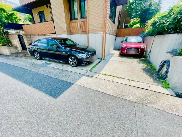 名東区扇町一丁目戸建の駐車場|駐車スペース