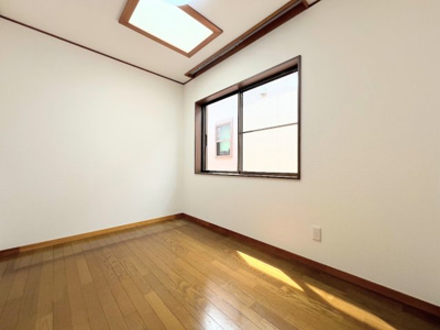 【洋室】 | ◆権太坂1丁目中古戸建◆ | ◆気持ちの良い風が室内へ入り込む居室。家具を配置しても広々ご利用いただけます！！