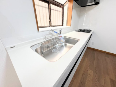 【キッチン】 | ◆権太坂1丁目中古戸建◆ | ◆広々したキッチンシンク。洗い物が多い時にも快適にご利用いただけます。