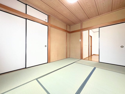 【和室】 | ◆権太坂1丁目中古戸建◆ | ◆柔らかい陽光が差し込む明るいお部屋を演出する設計。彩光の取れる窓が気持ちの良いお部屋を創り上げます。