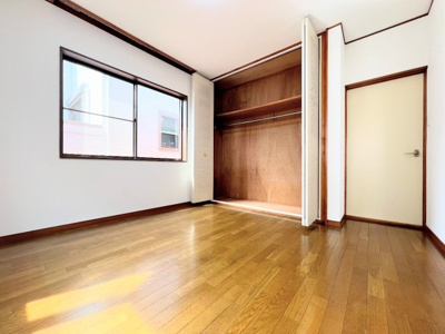 【洋室】 | ◆権太坂1丁目中古戸建◆ | ◆気持ちの良い風が室内へ入り込む居室。家具を配置しても広々ご利用いただけます！！