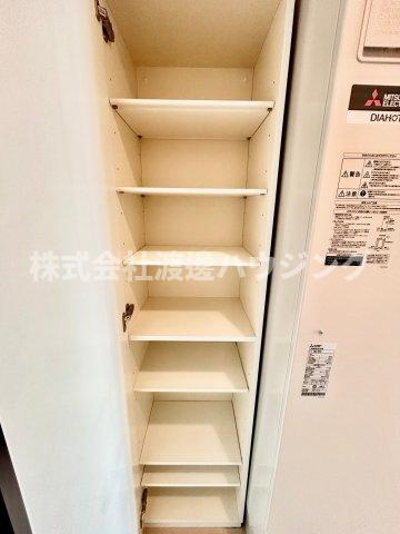 クオリア吹田の収納|天井高シューズBOX