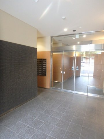 フォレストビュー護国寺のエントランス