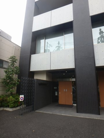 フォレストビュー護国寺のエントランス