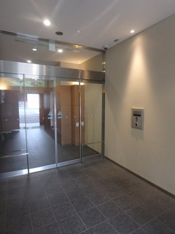 フォレストビュー護国寺のエントランス