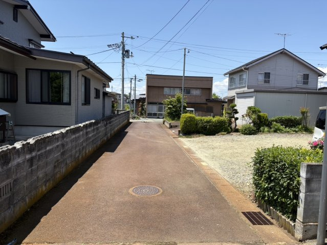 天童市大字高擶南【中古住宅】の前面道路含む現地写真|前面道路