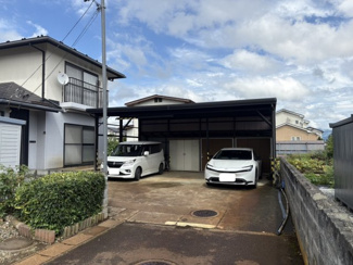 【駐車場】 | カーポートは広々３台停められます。雨・雪からお車を守ることが出来ます。