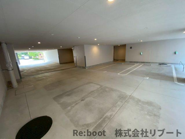 プレディアコート西葛西の駐車場