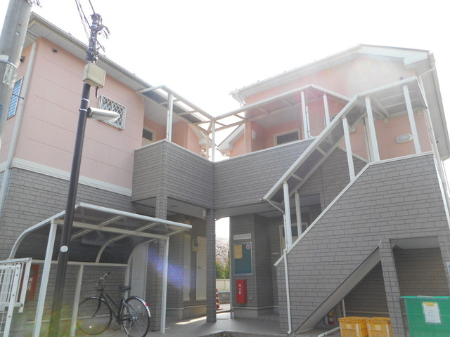 サンクタス大東のエントランス|屋根付き駐輪場　敷地内ゴミ置き場あり