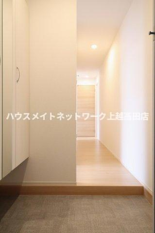 ラトン・ラヴールの玄関|玄関