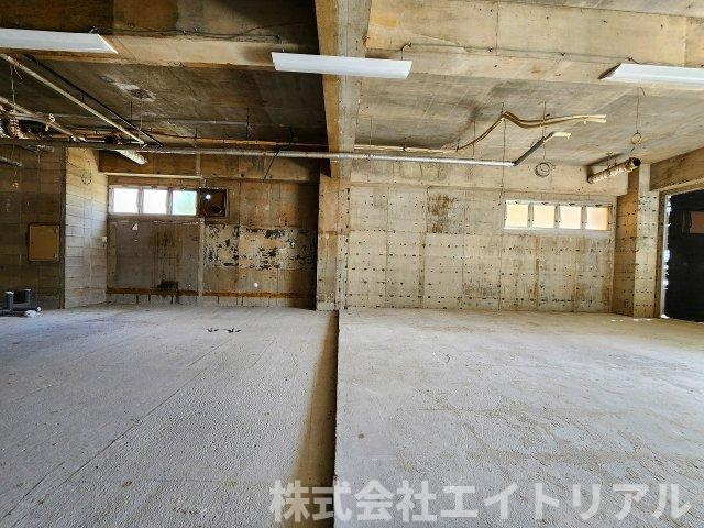 LEPUSビルの内装