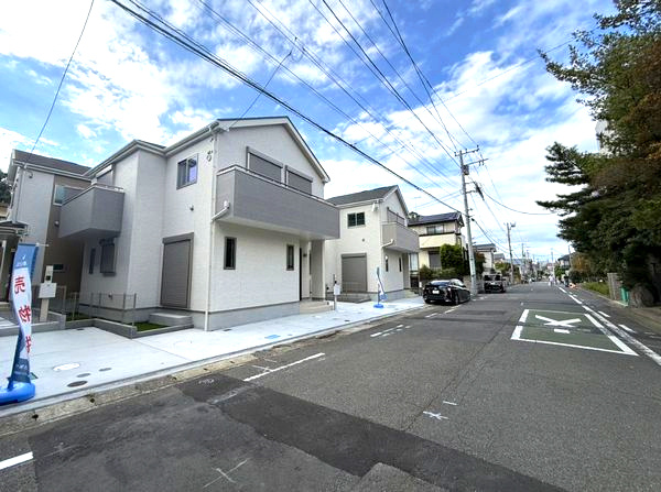 平塚市龍城ケ丘新築戸建て　C号棟の前面道路含む現地写真|前面道路含む現地写真です