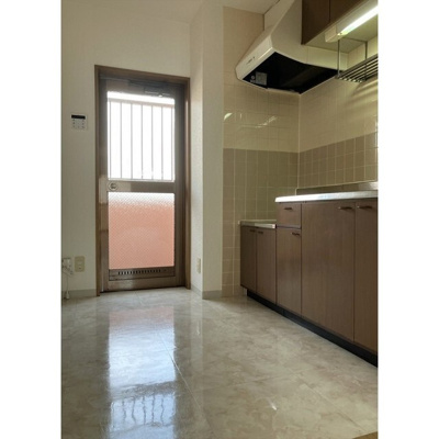 【キッチン】 | 勝手口あり