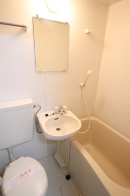 バス、トイレ洗面台です。