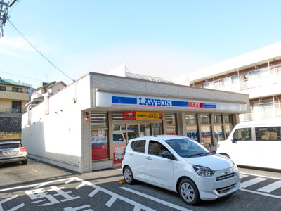ローソン横須賀鷹取店まで20ｍ