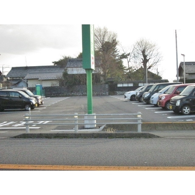 柳津町宮東２丁目駐車場の外観