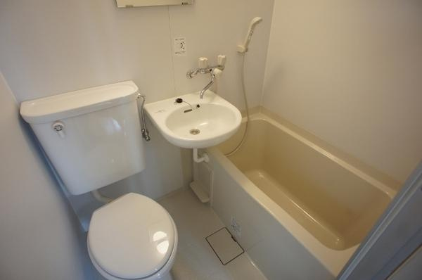 ＴＯＳＨＩハウス岡本の浴室