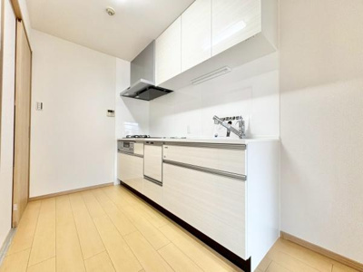 【キッチン】 | グラン・コート堺ザビエル公園東 | ご夫婦や親子での料理をする時間が楽しくなる使い勝手の良い、広いワークトップ♪