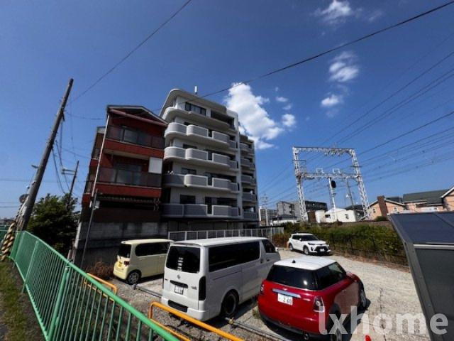 ロイヤル南茨木の外観|落ち着いた雰囲気の外観です