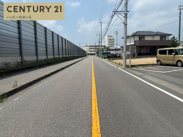 岡崎市北野町字高塚の売地の前面道路含む現地写真