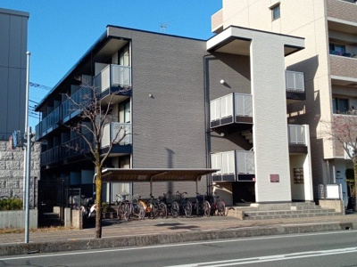 【外観】 | レオパレスムーブメント鶴瀬 | 2022年12月に外壁塗装しました。