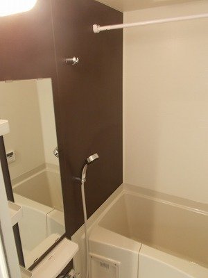 プラステ東島田の浴室