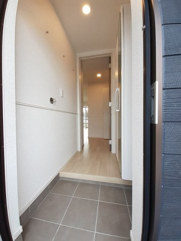 フローラル住吉の玄関