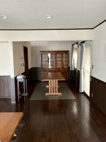 中古住宅　帯広市西7条南24丁目の居間・リビング