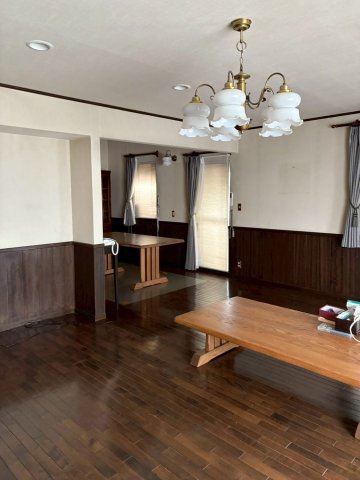中古住宅　帯広市西7条南24丁目の居間・リビング