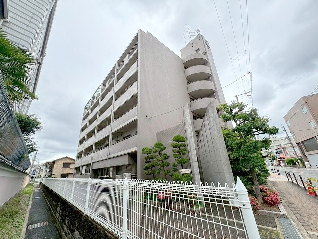 パレエレガンテの外観