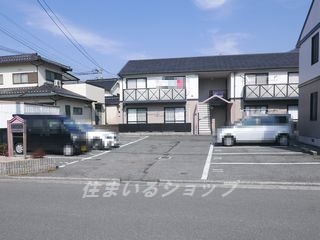 エモーション　Ｂ棟の駐車場