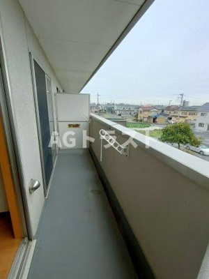 【バルコニー】 | ラホォーレロジュマン | 外からの目が気にならないバルコニーで洗濯物が干せます