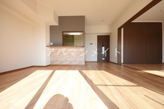 【居間・リビング】 | グランドエンブレム横浜 | 戸塚周辺ならアパマンメイトへＬｅｔｓ Ｇｏ ！