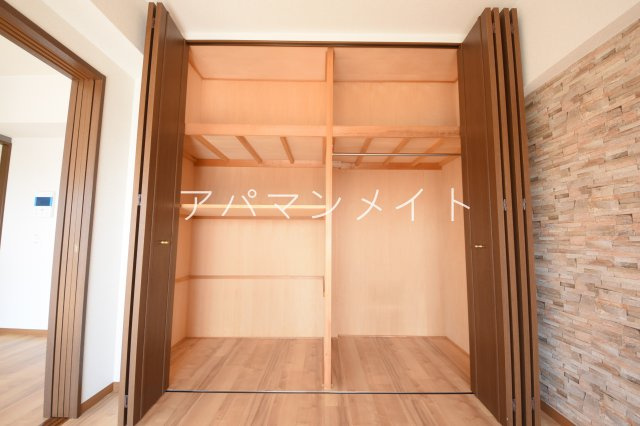 【収納】 | グランドエンブレム横浜 | 便利な収納スペースです